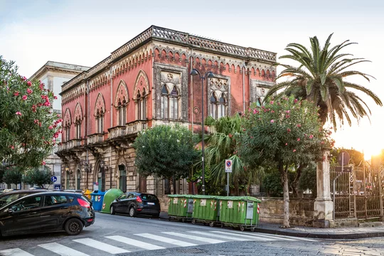 Detalle de alojamiento con relación al territorio siciliano — YFI Moreno Viajes de Autor